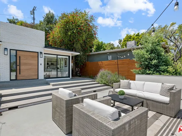 13470 Contour Dr, Sherman Oaks, CA 91423