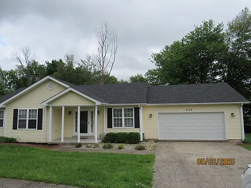 608 Columbia Dr Photo 1
