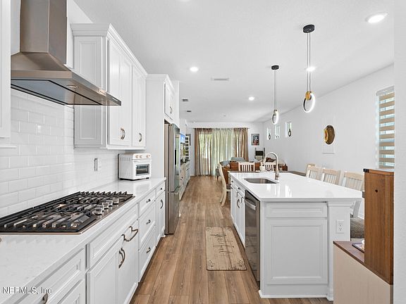 5th image of 11233 CITY FRONT Drive