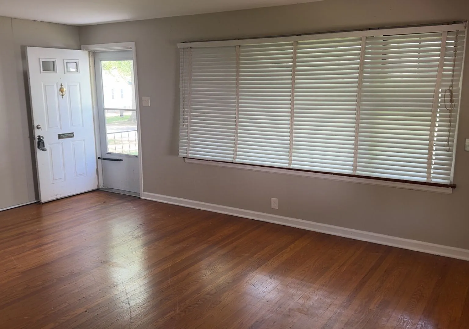 Delightful 2-bedroom, 1-bathroom single-family home — Photo 2