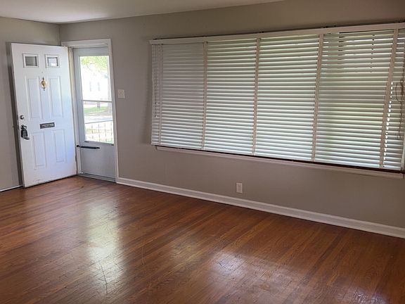 2nd image of 1906 Bainbridge Dr