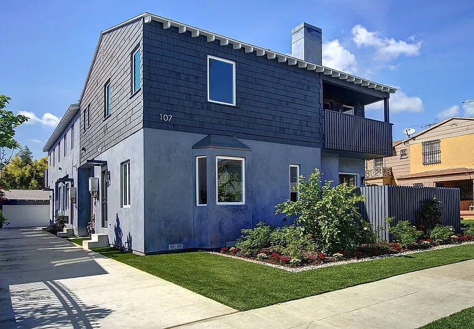 109 N Flores St #109