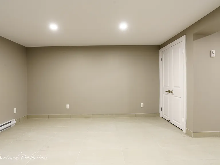 735 Lasalle Blvd — Photo 14