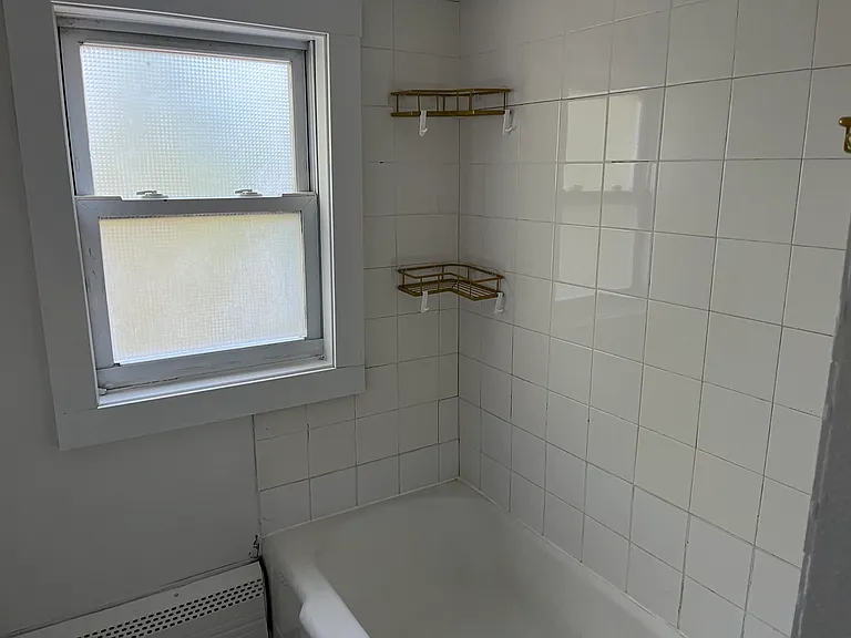 13 Albro Ave — Photo 9