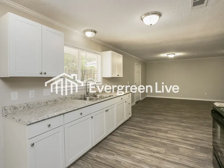 658 Tifton Dr — Photo 7