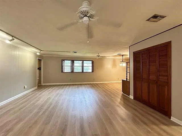 270 Ferndale Ln — Photo 14