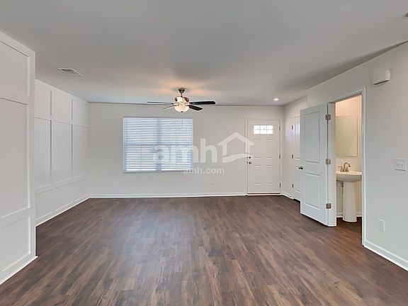 3rd image of 941 Blue Ash Way