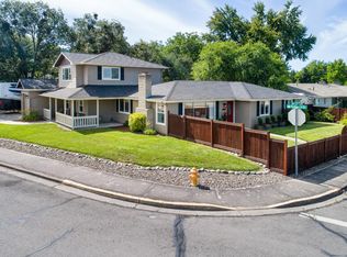 5005 Del Mar Dr, Central Pt, OR 97502