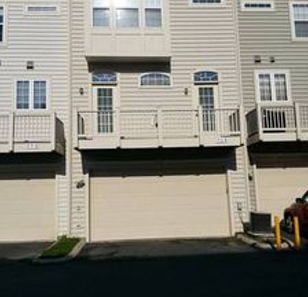 3rd image of 768 Ayrshire Ln