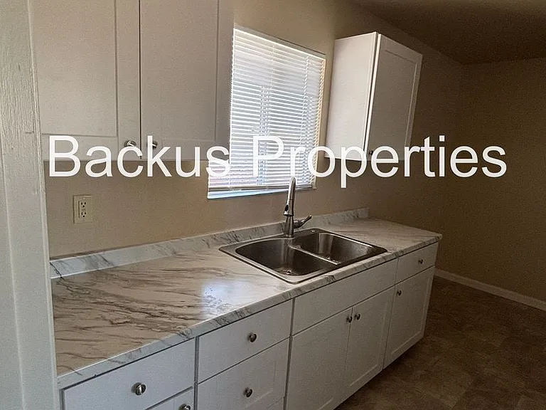 Cypress St 14 — Photo 8