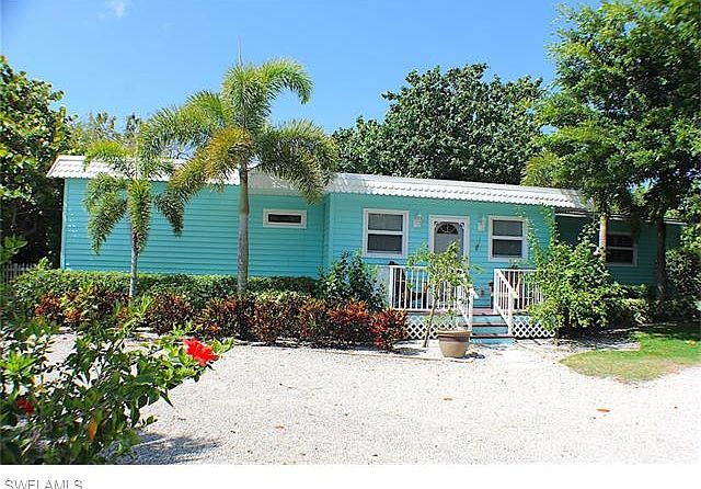 1st image of 340 E Gulf Dr