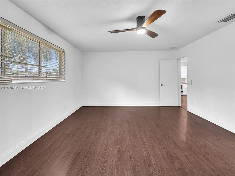 4500 SW 42nd Ter — Photo 36