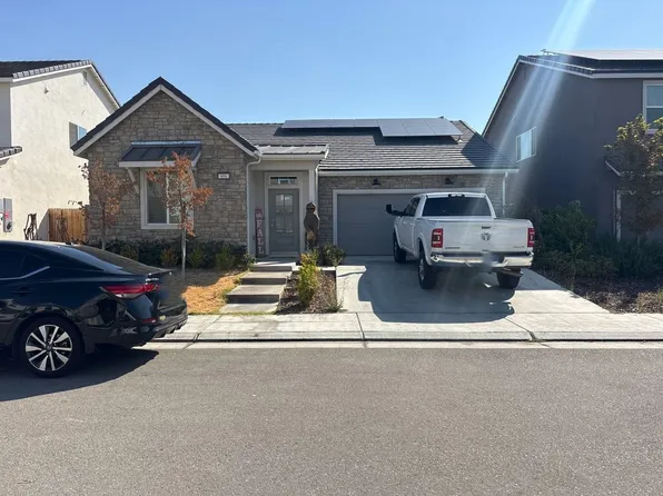 896 Blue Oak Ln W, Madera, CA 93636