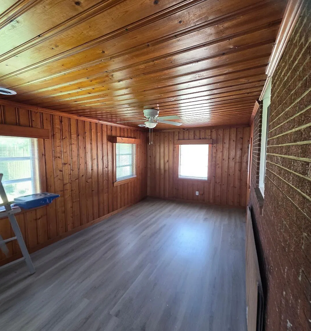 2619 S Memorial Dr — Photo 1