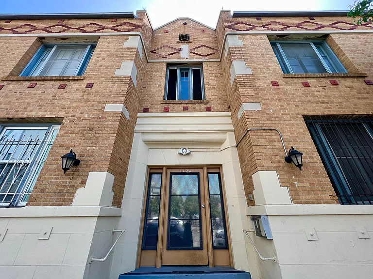 1426 N Edgemont St #10 — Photo 11