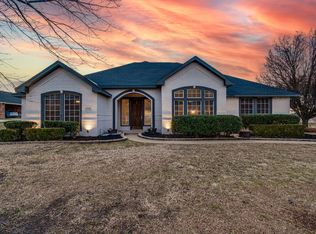 1310 E Highland Rd, Waxahachie, TX 75167