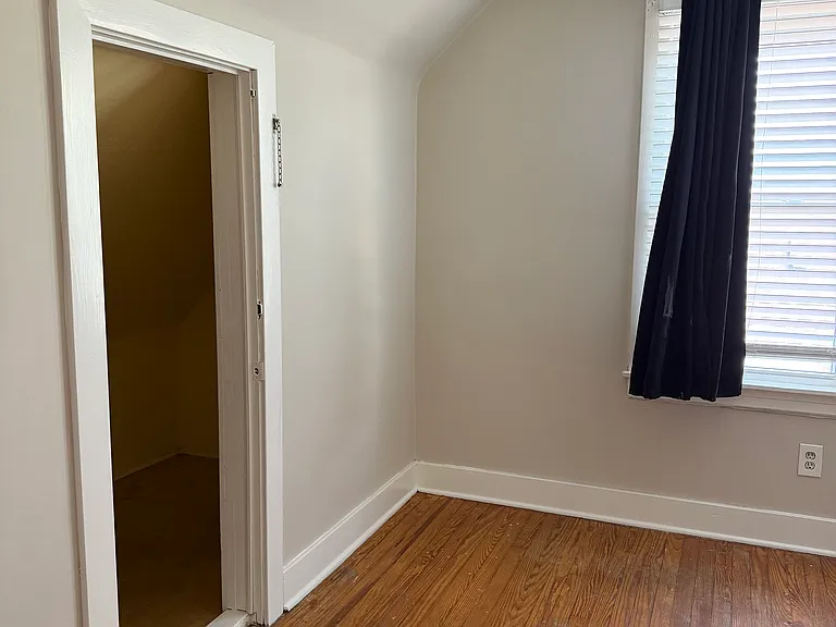 1684 Christian St — Photo 23