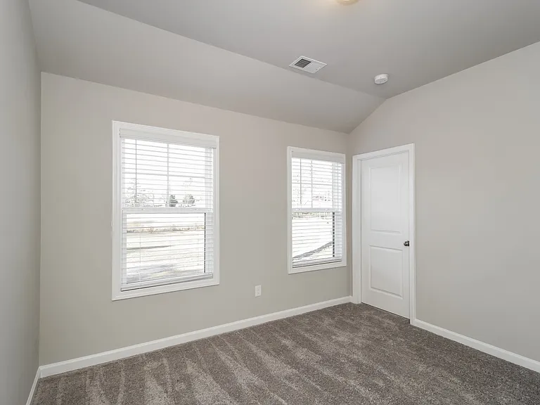 552 Elliston Pl — Photo 10