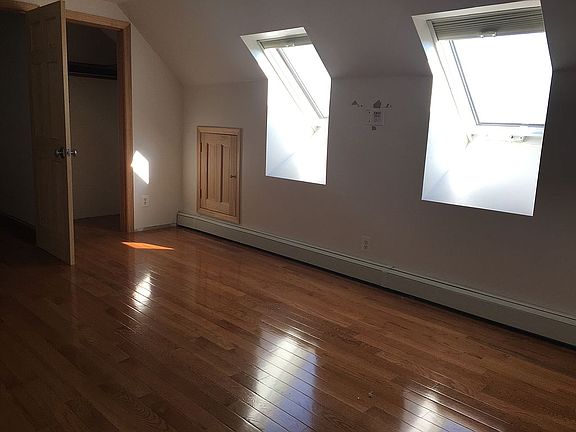 4th image of 934 S 6th St