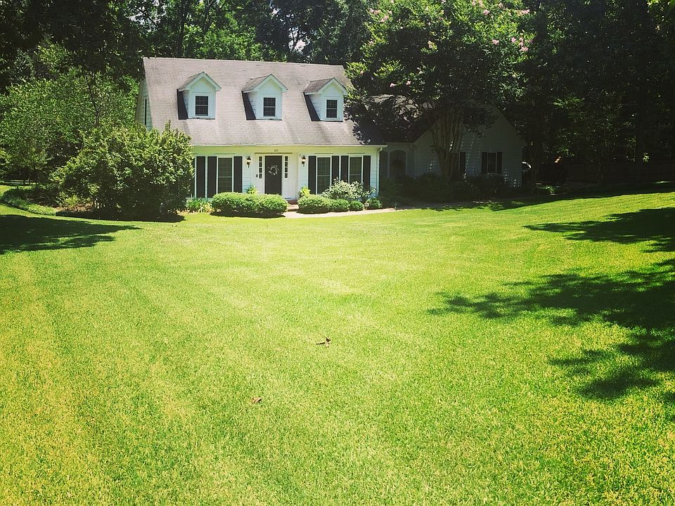 1st image of 202 Edgewood Dr