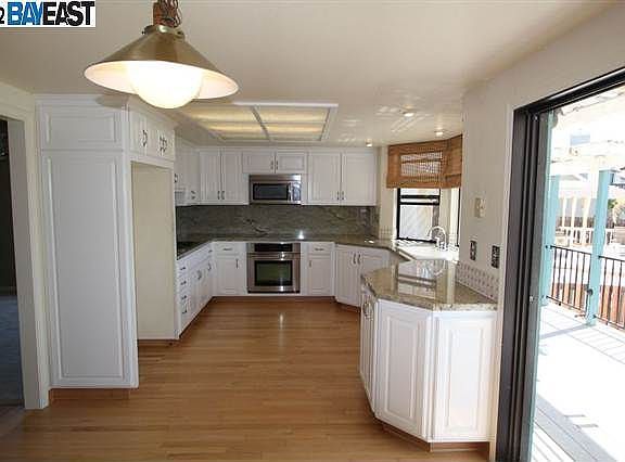 4th image of 1822 Dolphin Pl