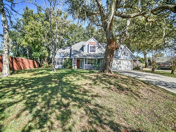 2nd image of 399 Windwood Pl