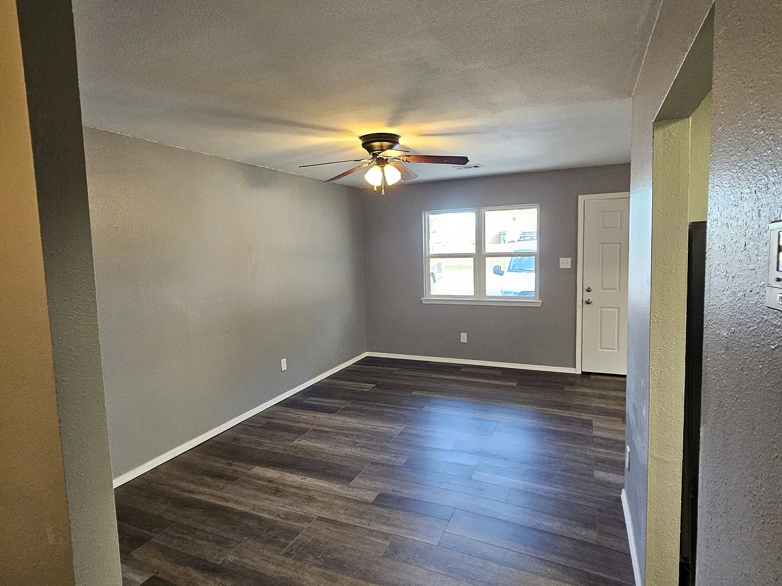 3 bed, 1072 sqft, $1,175 — Photo 4