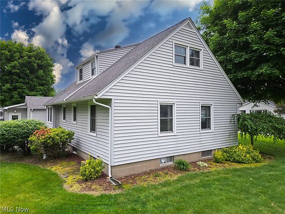 2nd image of 115 Sanjubar Dr