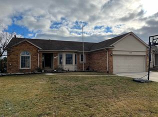 3234 Barkway Dr, Sterling Heights, MI 48310