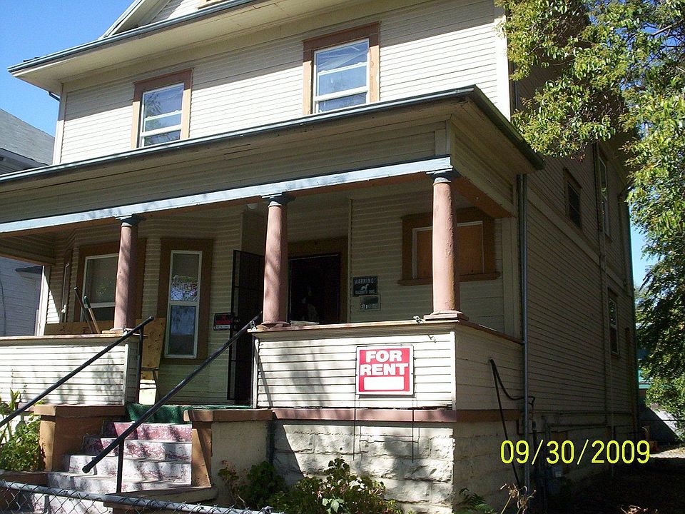 1st image of 311 W Oak St