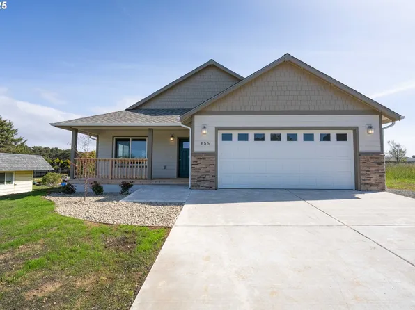 655 11th St SW, Bandon, OR 97411