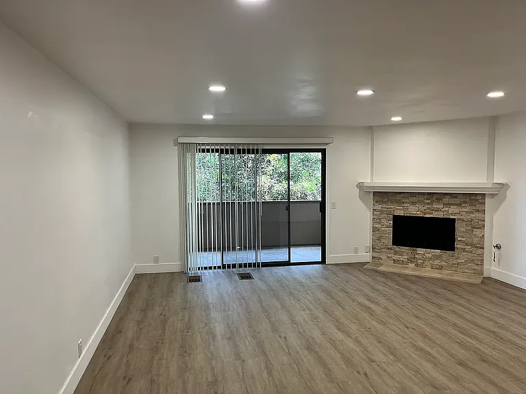 8860 Villa La Jolla Dr #217 — Photo 5