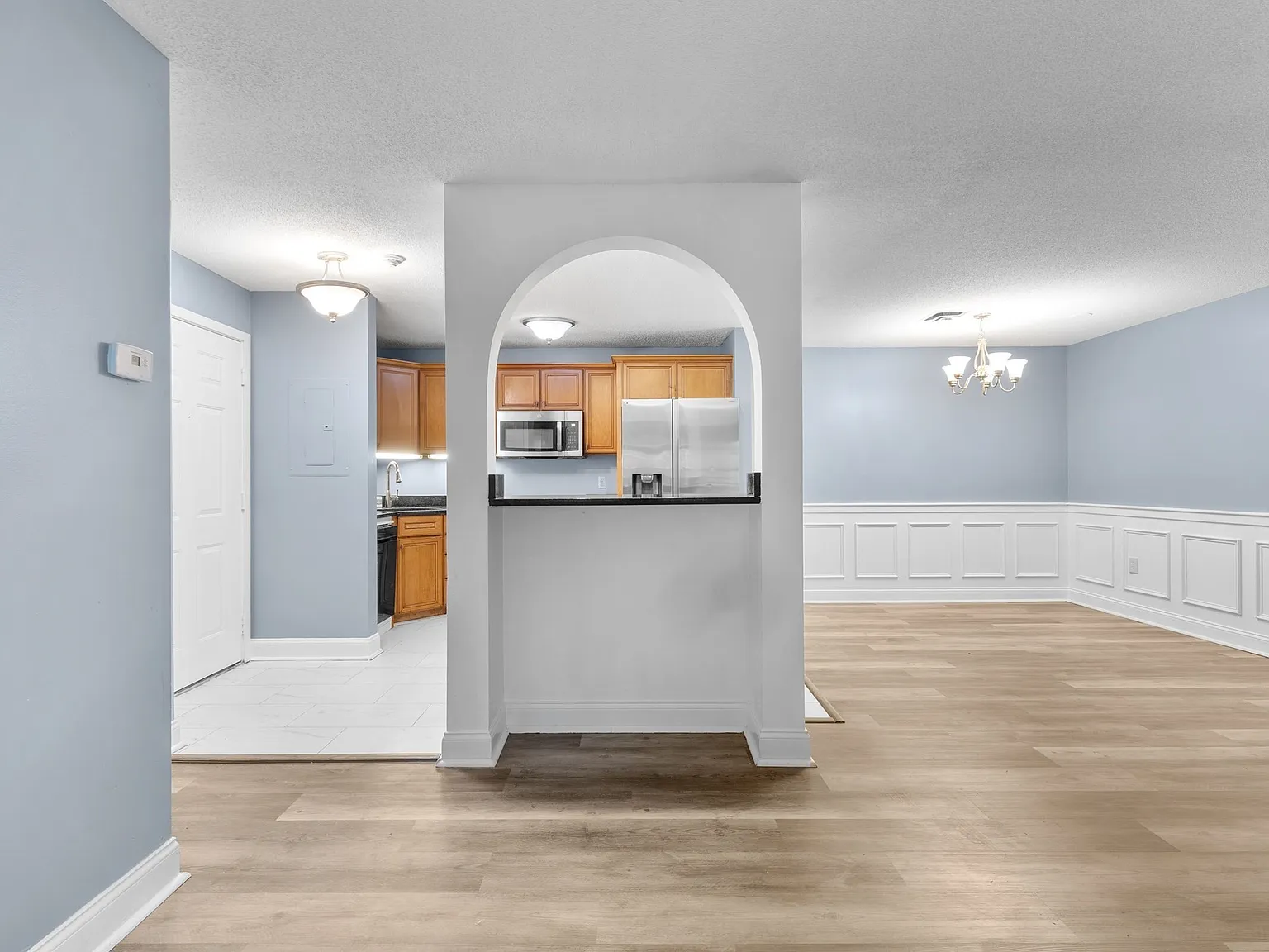 3 bed, 2.0 bath, 1163 sqft, $2,900 — Photo 4