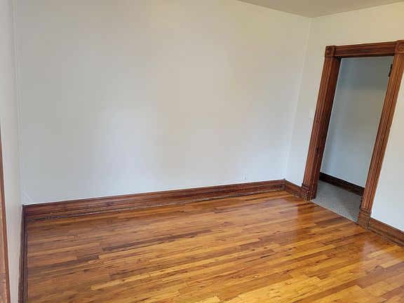 3rd image of 304 W Washington Ave APT 4