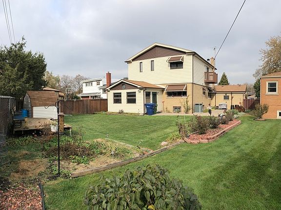 2nd image of 10012 S Kilbourn Ave