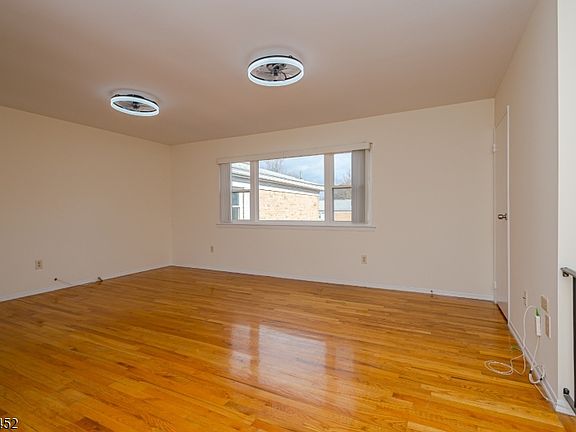 2nd image of 161 Evergreen Rd BLDG 161 #12B
