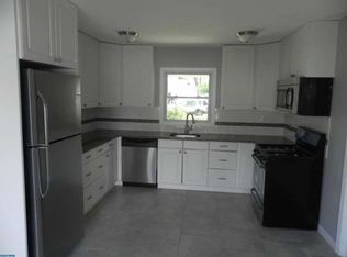 12 Poplar Ln, Willingboro, NJ 08046