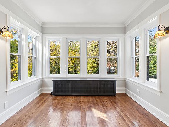 3rd image of 2653 W Winnemac Ave