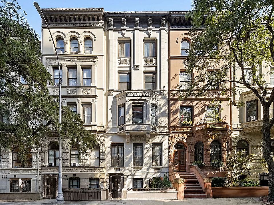 1st image of 137 W 80th St