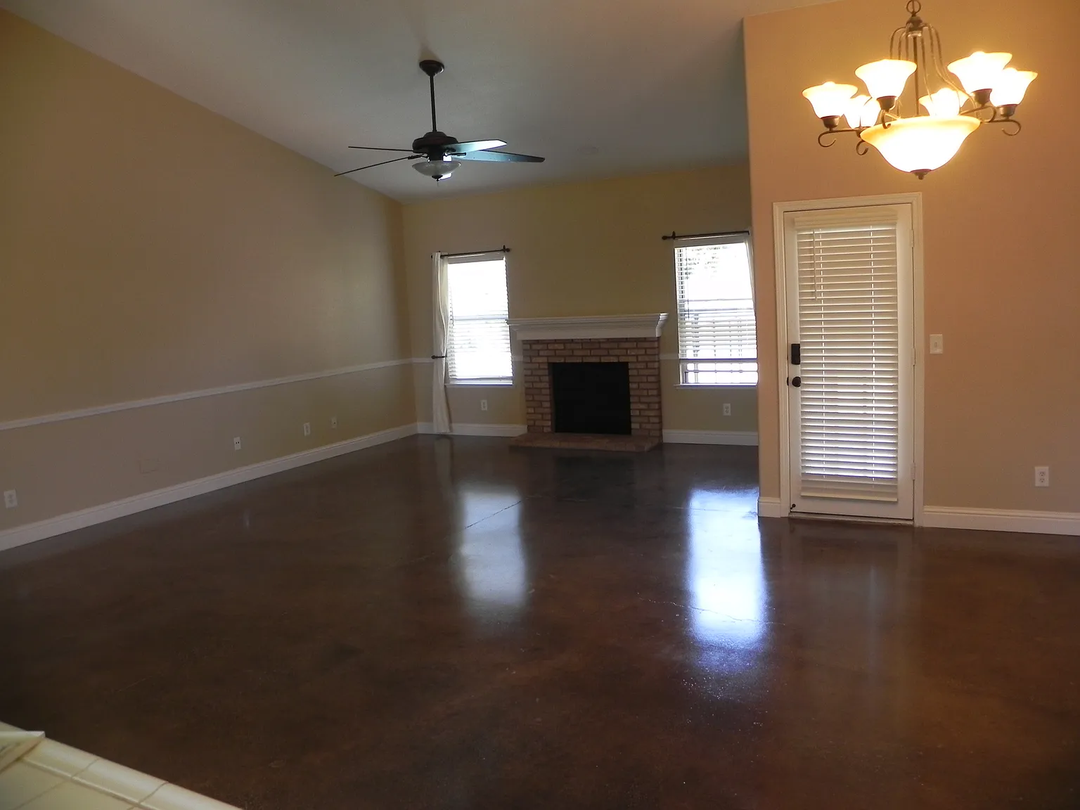 4 bed, 1869 sqft, $2,750 — Photo 4
