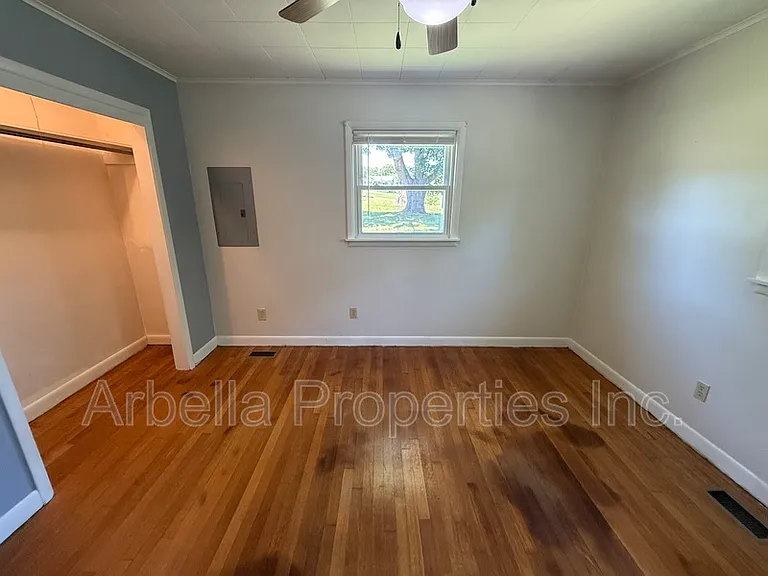 2239 Buckingham Rd — Photo 22