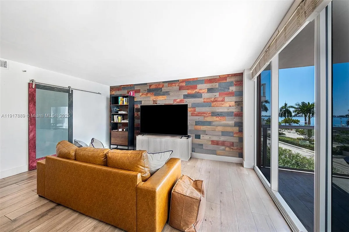 Building Photo - 1541 Brickell Ave #C-406