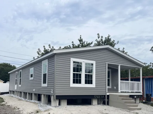15666 49th St N #1104, Clearwater, FL 33762