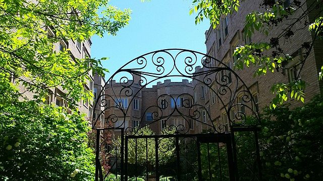 1st image of 4211 N Paulina St APT 3A