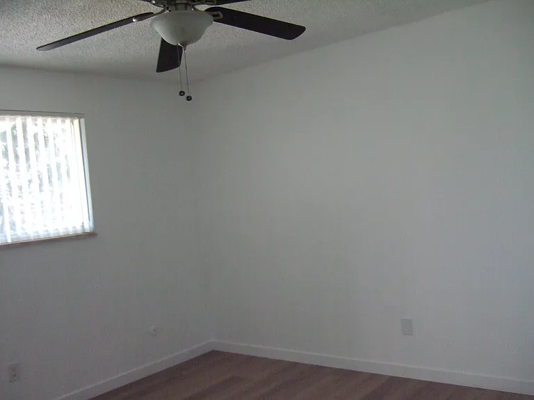 823 Welch St — Photo 7