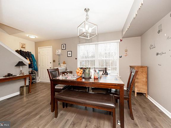 3rd image of 329 Mount Pleasant St