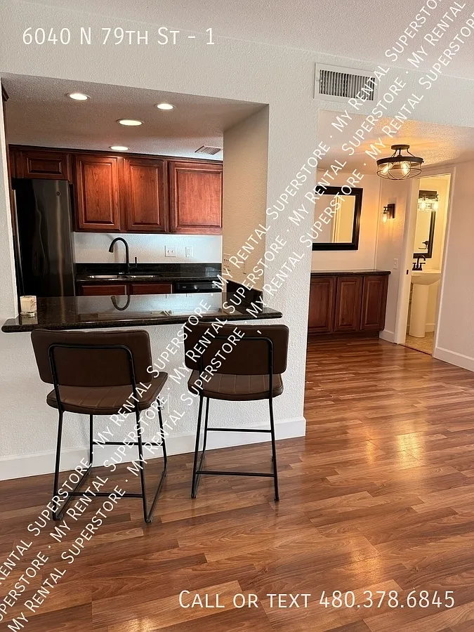 2 bed, 1.5 bath, 1053 sqft, $2,100 — Photo 4
