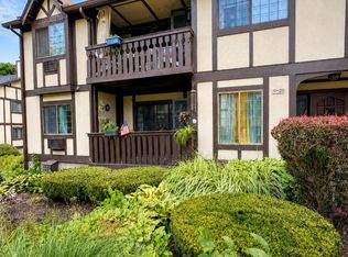 Rollingwood Ii, Brookfield, CT 06804