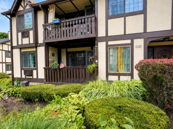 11 Chatham Court, Brookfield, CT 06804