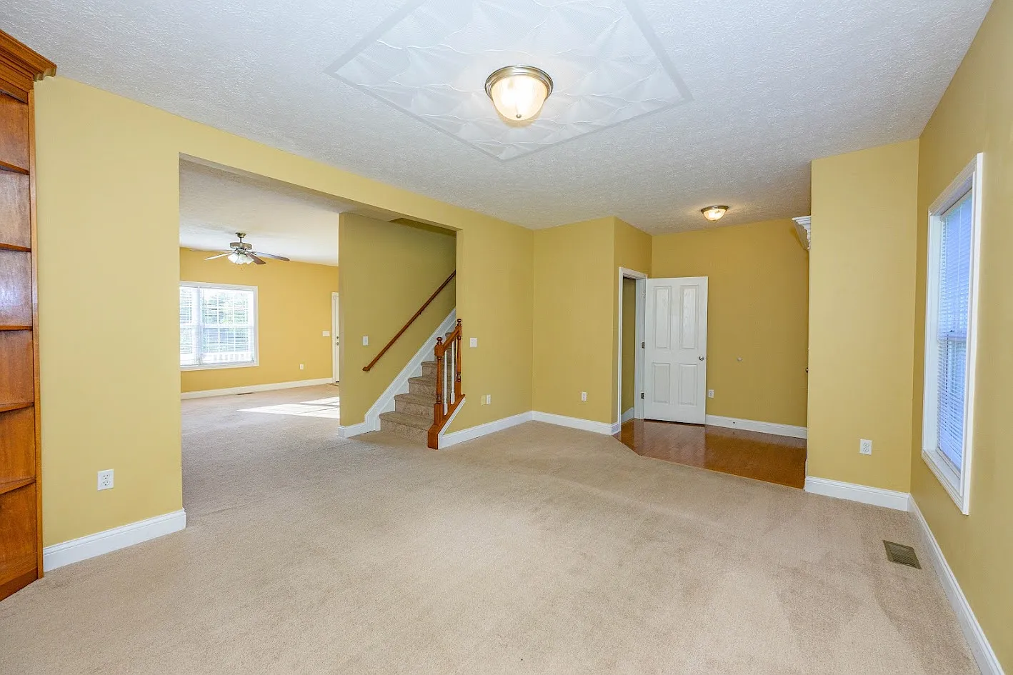 4 bed, 3.5 bath, 3300 sqft, $2,000 — Photo 4